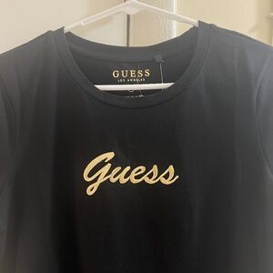 NWT Guess T-shirt in Size Large